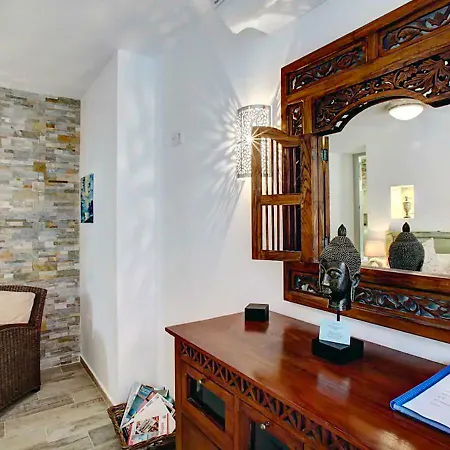 Casa Ella بيت ضيافة *